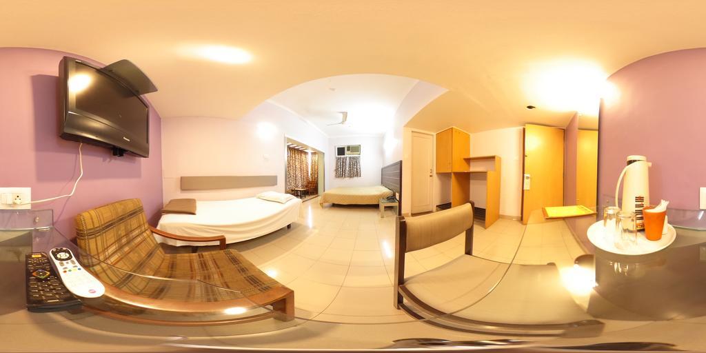 Hotel Raviraj Пюн Екстериор снимка