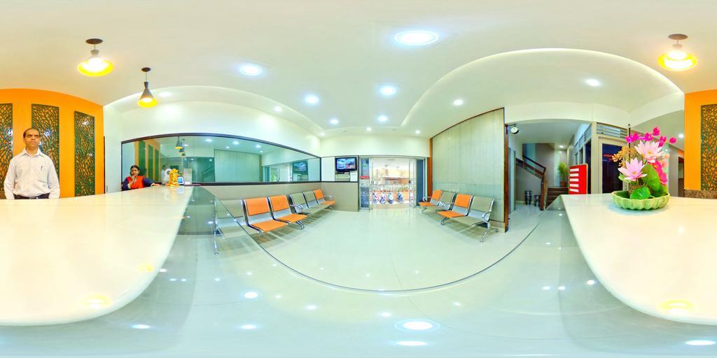 Hotel Raviraj Пюн Екстериор снимка
